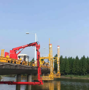 18米臂架式橋梁檢測(cè)車